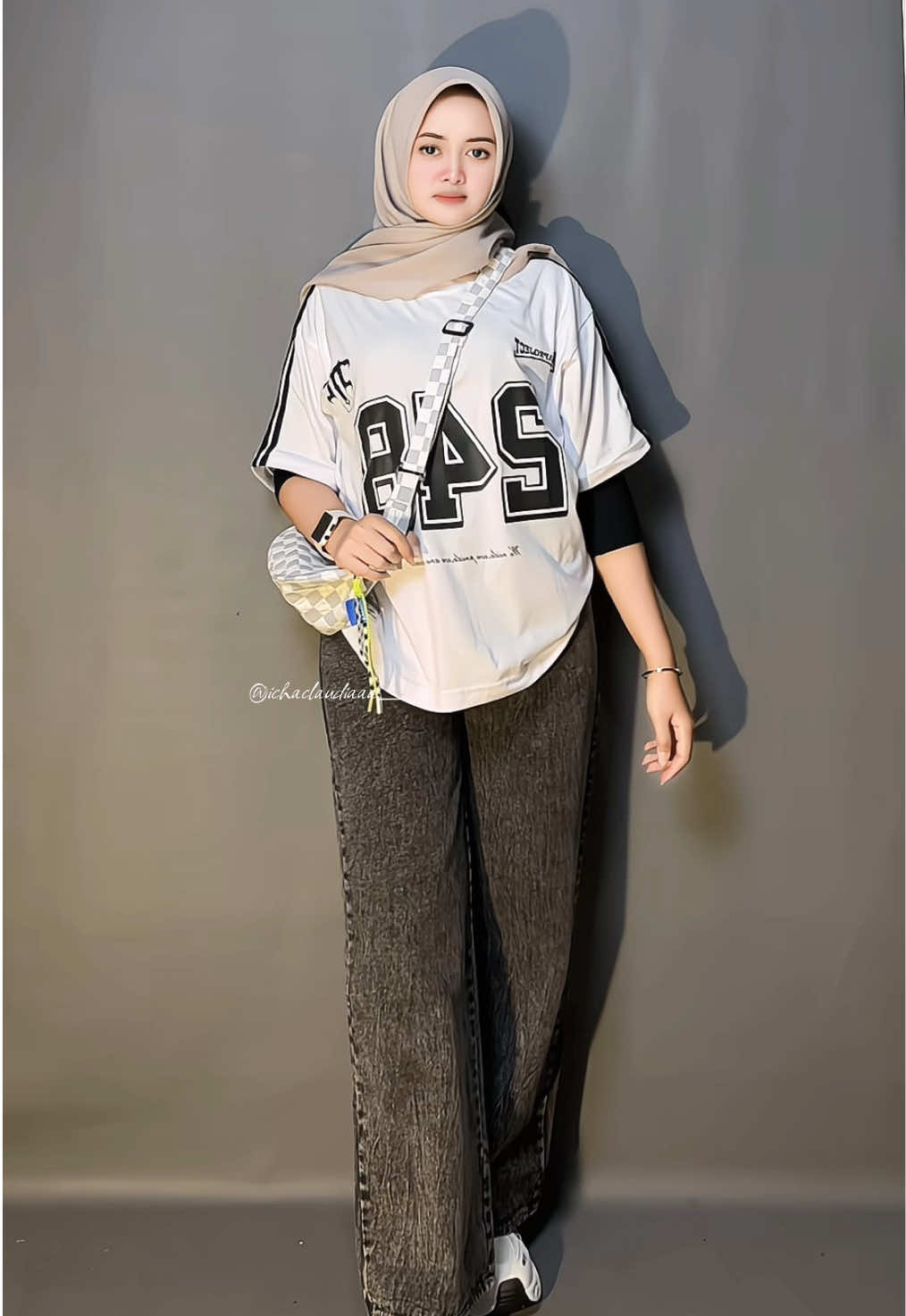 Outfit kalcer gini gasih hu suhu? 😭 #outfitkalcer #kalcer #kaoskalcer #kulotjeans #OOTD 