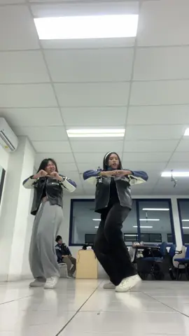 I just dey my lane, my lane~~~ 💃🏻💃🏻💃🏻 #fyp #ubm #BIEFINDC #dance #trend 