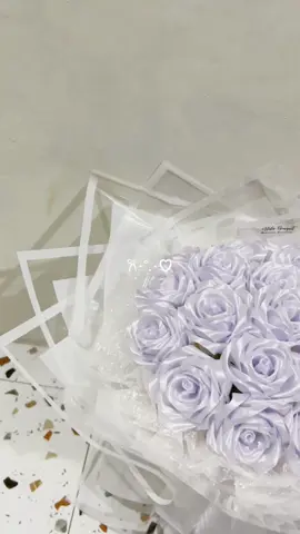 Bucket bunga satin putih 20 tangkai😍🤏🏻 Info Order? Langsung aja yuk hubungi kami sekarang!! WA : 089612847409 atau klik link di bio! #moneybucket #bucketdepok #bucketmurah #bucketsnack #bucket #bucketuang #bucketuangdepok #bucketuangjakarta #bucketjakarta #bucketbogor #bucketjabodetabek #bucketdollar #bucketwisuda #graduation #bucketfreshflower #bucketbunga #freshflower #bucketbungasatin #bungasatin #bucketjumbo #bucketsnack #bucketwisuda #CapCut 