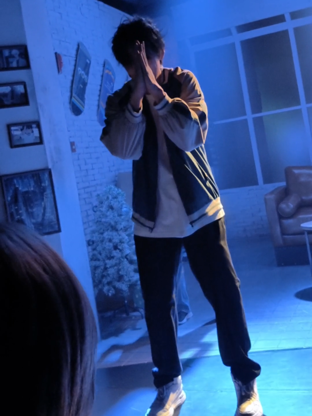 went to see link click musical on the 16th and tcp spotted me again during dive back in time! (I was in the 2nd row central seat this time) he's still nervous about the englishhhh, but he sings so well! 🥺 This time he did the dance too~ Anyway I really really enjoyed the show 🙏🏻 I think I'm improving my listening skills so I got to understand more, I both laughed and cried sm! I'll go again whenever I have the chance 💖 #linkclickmusical #linkclick #fyp #tengchunpeng #滕春鹏tcp 