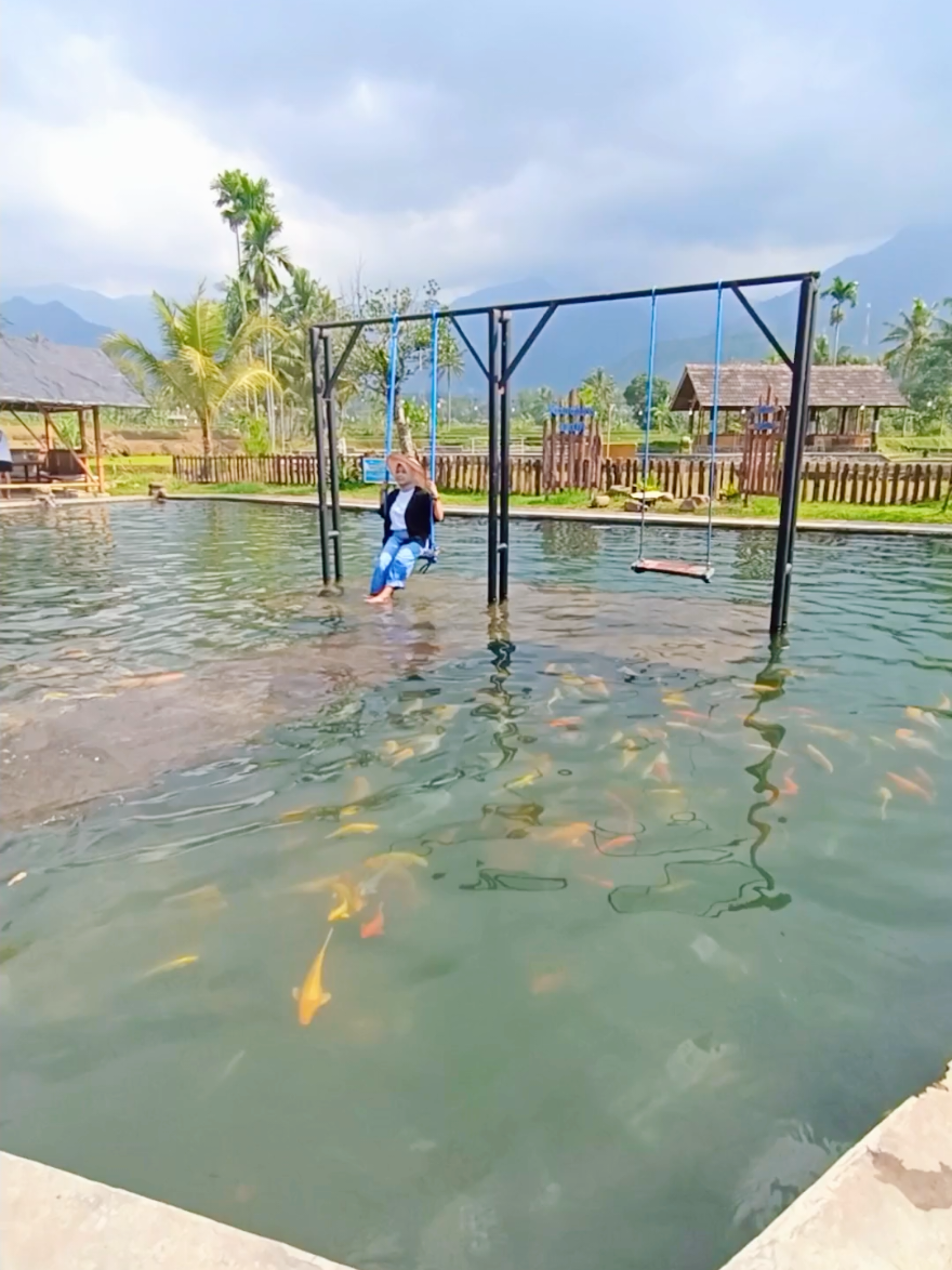 📍Kampung Ikan Lembah Tanjung.. tempat wisata yang cocok untuk bersantai keluarga #kampungikanlembahtanjung #explore #alam #wisata #subang 