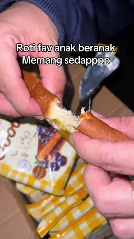 Roti dia lembuttt betul . Sedappp smua flav dia sdappp 