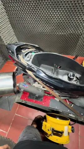 160 cxn sửa bài cho etrai, các nhà thơ bảo đứng vít để giảm trọng lượng ăn gian cây số, đây nay mình chiều ý các nhà thơ nhé 🤣 #honglinhnguyen #viral #xedovietnam #quangninh #dcgr #trending #CapCut #fyp #ab125 #ab160 #xuhuong #honda #ab 