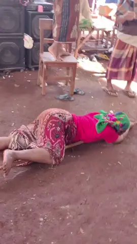 Pertandingan awal mereka hampir kalah tapi mereka bisa menang dan lebih hebatnya lagi mereka bisa juara 1 👏👏 #DESABUDDANMAJU✊