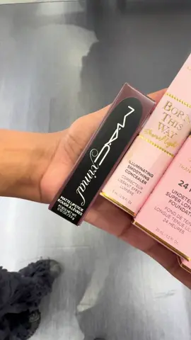 Make up RESTOCK! ✨ If you want to build your personal or professional makeup kit the time is NOW.  Head over to @thecosmeticscompanystore for their deal. 6 makeup items for $60.  Tell them JolieSkin LLC. Sent you 💋 #makeuprestock #cosmeticcompanystore #budgetfriendlymakeup #bornthisway 