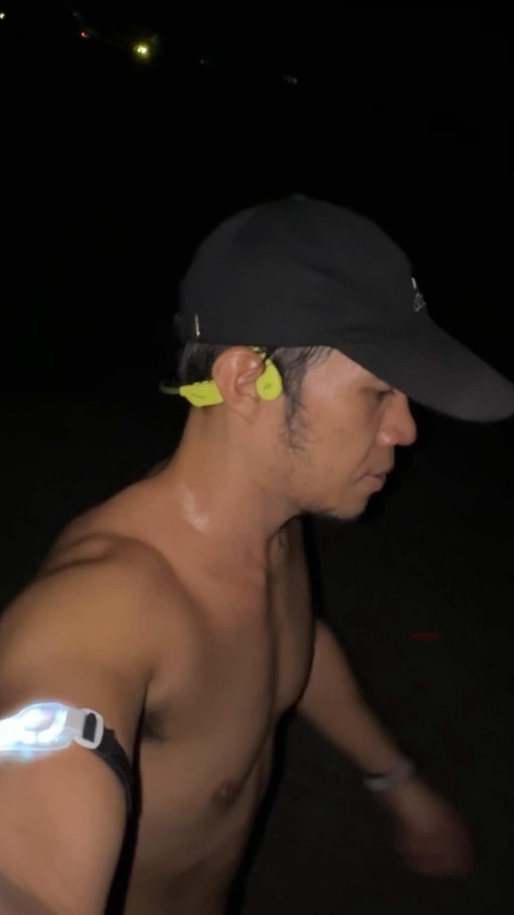 Trying out my new running buddy - X1 bone conduction bluetooth earphones from @POLVCDG Digital as I complete my week6 day6 half marathon trainingggg…lezzzgooo! 💪🤙👍 #Running #runtok #fyp #fypage #fyppppppppppppppppppppppp 