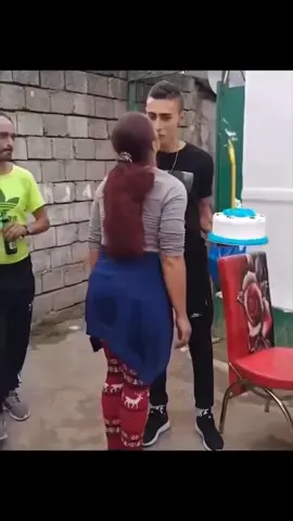 Sasi ed Annarella e il regalo di compleanno!❤️ 💪🏻Grifone…100% Terrone!