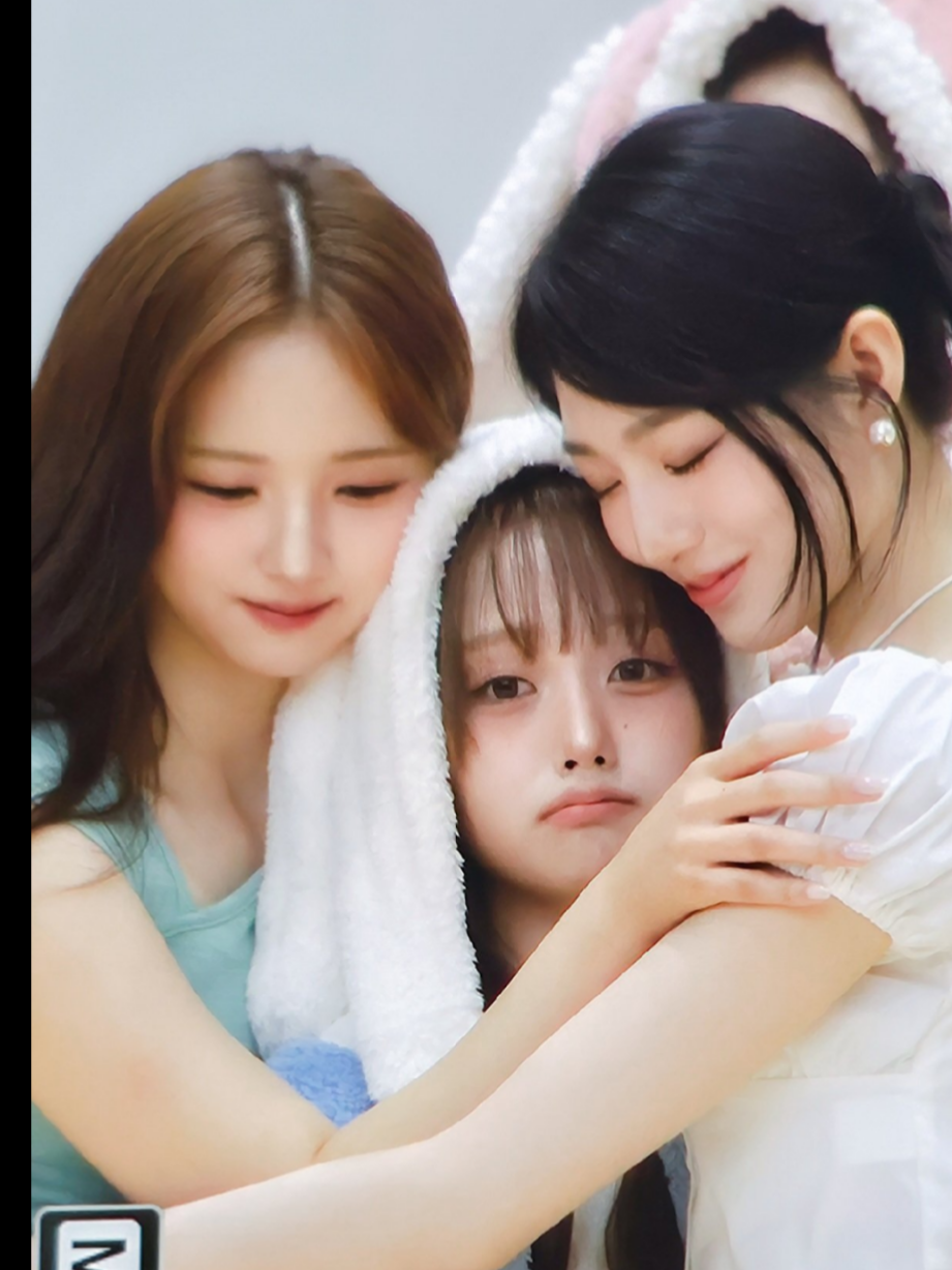 huge for lovely maknae #SeoAh #triples #트리플에스 #서아 #kpopfyp 