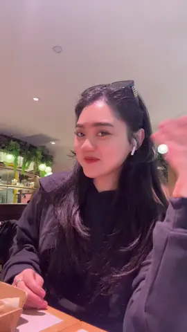 Timur ke barat selatan ke utara… Lanjutkan pantun ku guys🙈