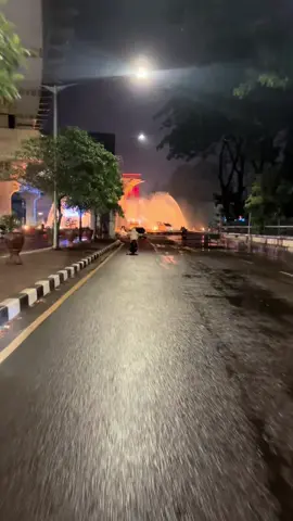 malam+hujan+riding. #fyp #palembang #palembangtiktok #masjidagungpalembang #airmancur 