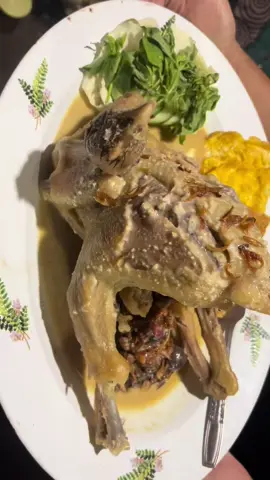 Hati-hatiii nanti ketagihan deh😋😋 jangan lupa berkunjung yaa teman-teman kuliner, agar bisa menikmati sedapnya ingkung dengan suasana pedesaan😉 📍Ingkung Ayam Mbah Wongso Jl Godean Kenteng (barat jembatan progo) 500 meter #ingkungmbahwongso #ingkungayam #kulinerjogja #kulonprogo #jogjaculinary 