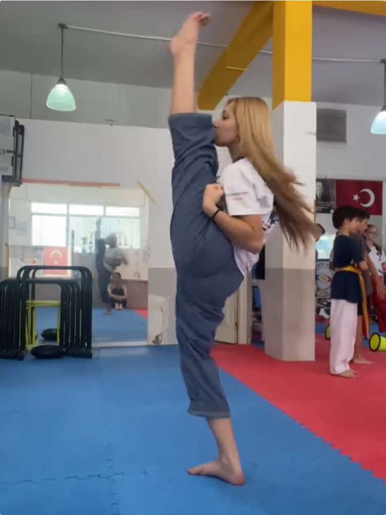 .#tkd #sidekick #yopchagi #apchagi #kick 
