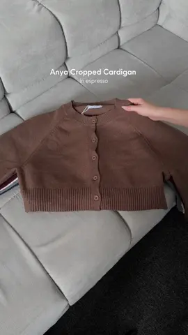 Zooming in on one of our besties’ go-to pieces: Anya Cropped Cardigan 