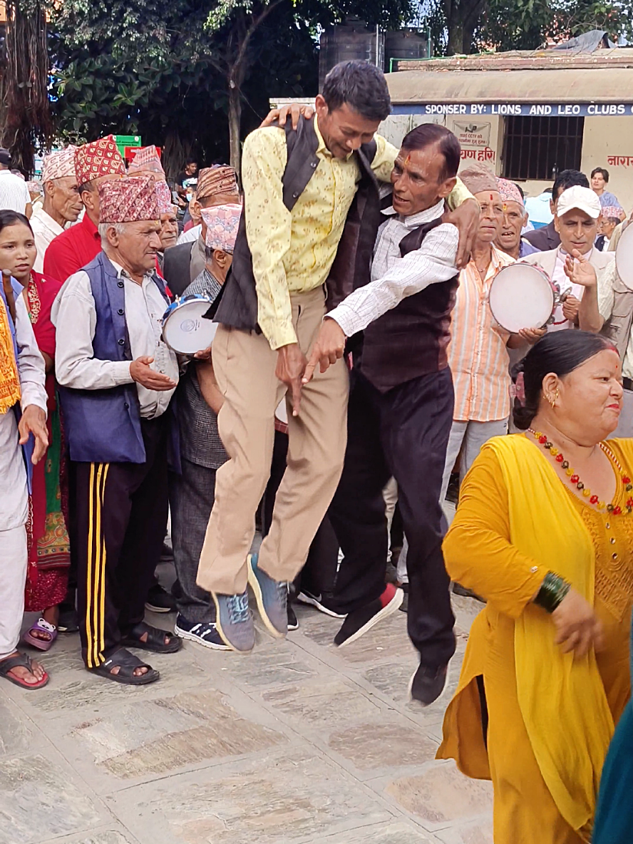 #foryou #like #comment #favourite #repost  Khaijadi bhajan Manamaiju,Kathmandu Tarkeshwor Dham, Gumba thankyouall🙏❤️🙏
