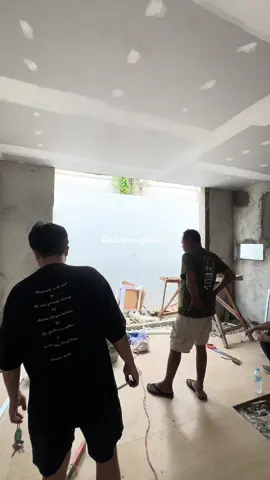 #MCHOUSE - PART 12  Selama proses renovasi kita berdua bener2 percaya sepenuhnya sama Tuhan kalau semua bakal dilancarin & dicukupin 😭🤍  Ga kerasa udah 1 bulan lebih 5 hari renovasi dan Tuhan bener2 cukupkan semuanya… God is so good🥺  #renovasirumah #renovasirumahgenz #pasanganmuda #rumahminimalis  