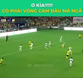 Ơ kìa....có phải vòng cấm đâu mà ngã?? #xuhuong #viral #thethao #ronaldo 