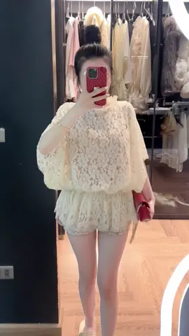 Set Áo Ren Tay Dơi Chun Eo Dáng Xoè Phối Quần Đùi