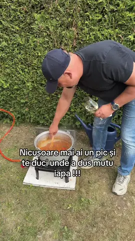 #Robert #viralvideo #Tiktok #fouryou #🤣🤣🤣 @JohnnyFishtodoor.ro🦞🦞🦑🦀🐙 @GEORGE SIMION @loreedana @♛ 🆁🅰🆉🆅🅰🅽 ♛ @🇷🇴Mititei Wuppertal🇷🇴 @Ștefan Geamănu 