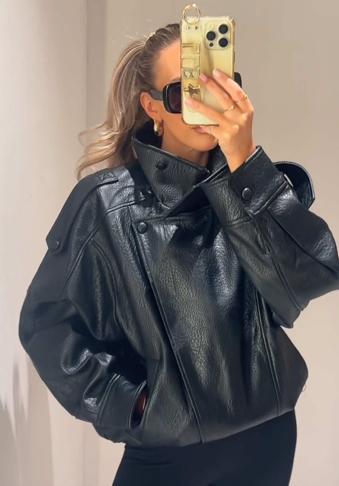 This jacket 😮‍💨😮‍💨 #fyp #zara #zarahaul #zarajacket #zaraoutfit #zaranewin #zarafinds #zaraviral #viraljacket 