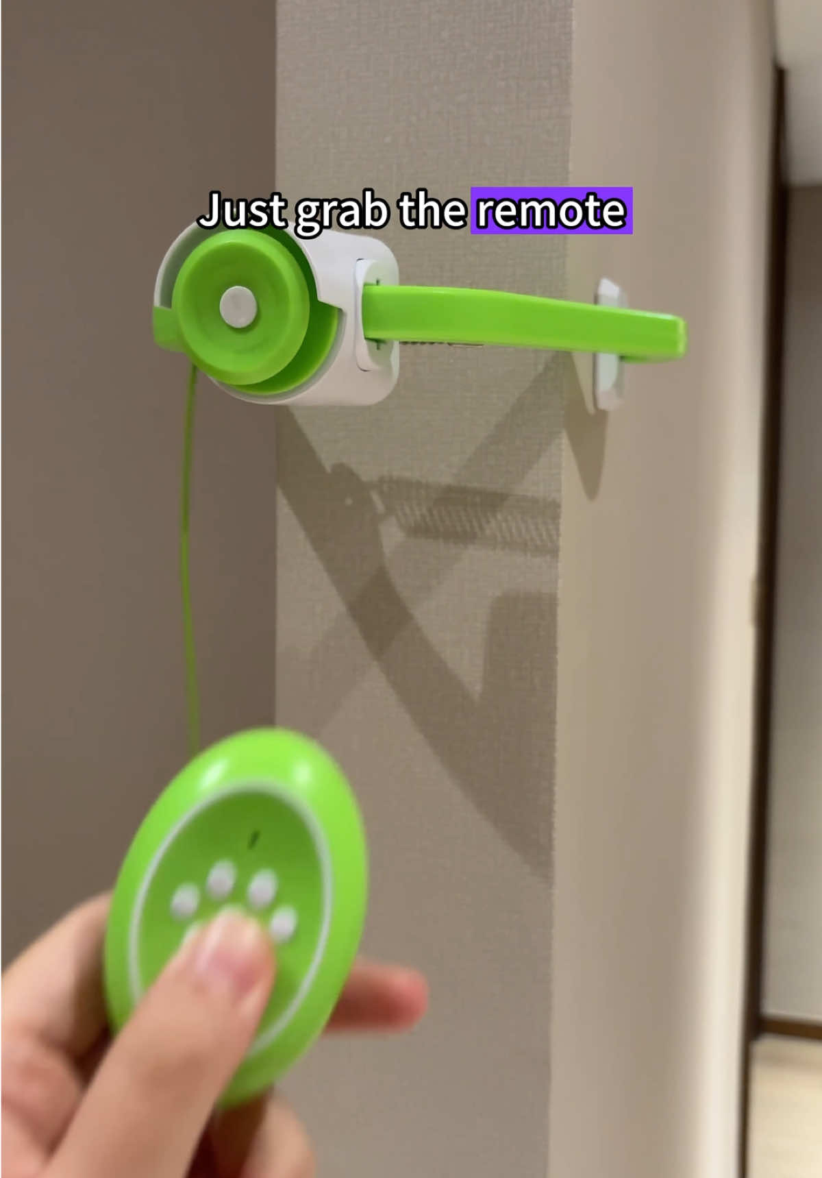 Watch my kitten Benny go wild with his new interactive cat toy!Endless fun,happy vibes, and the perfect way to keep your cat active and entertained every day #cattoys #pettoys #foru #forupage #catlover #catsoftiktok 