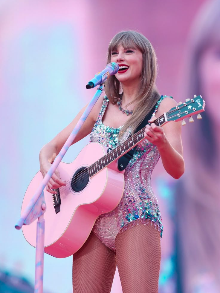 excactly one year ago I posted my first after effects edit and I couldn't be more proud of how I improved 🥹 rm/ib - me (it's still online on ig) #taylorswift #taylorswiftedit #swifties #erastour #foryou #fyp #edit #viral