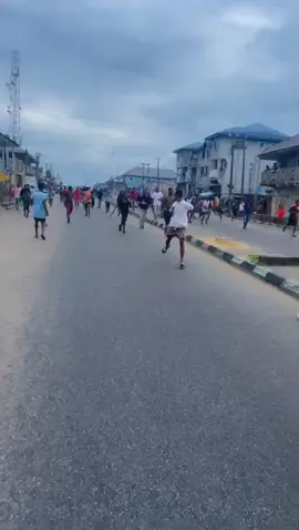 The Warri south local government chairman must be called to Oder ,we want peace not crisis i@Advocate for peace #fentysuperbrandday #wadocity #wizkid #nigeria #delta 