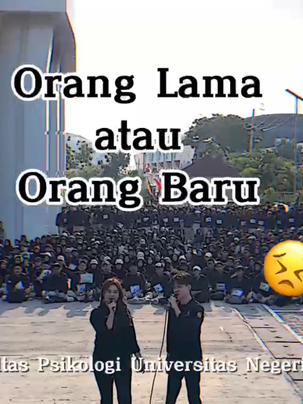 Hallo, sobat psikologi!🙌 Psikologi UNESA bukan cuma tempat belajar, tapi juga ruang untuk tumbuh bersama. Setiap langkah di Psikologi UNESA adalah bagian dari cerita kebersamaan kita✨Because here, more than a faculty, it feels like family💜 Kalau boleh jujur, satu kata apa yang menggambarkan vibes kita? 😎 #FakultasPsikologiUnesa #PsikologiUnesa #unesa #pkkmb2025 #psikologi