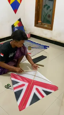 layangan motif simpel tapi keren#vipvideo #layanganmotif #sambitanlayangan #beranda #vip 