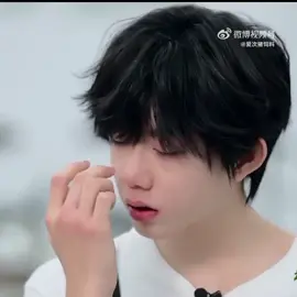 Cho mik hỏi trần dịch hằng sao khóc vậy mng #xhuonggggg #trandichhang_chendiheng_陈地恒💫🫅#xhuonggggg💗