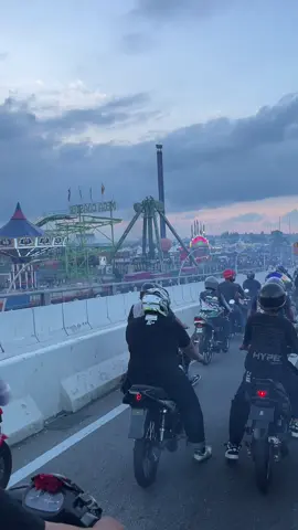 Suasana drawbridge terangganu 🏁