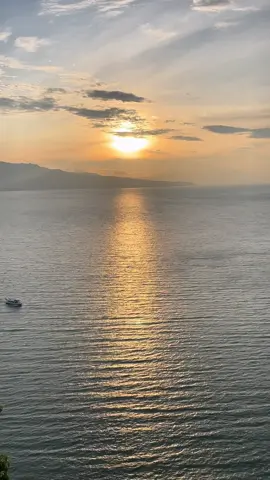 #sunset #danautoba #indonesia 