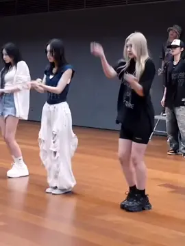 pirang bisa salting ya #hearts2hearts #juun #leesol #kiiikiii 