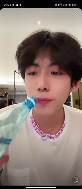 sao ảnh uống nước kỳ vậy??? #庞博文 #pangbowen #amc_vansi #panghài #fyp 