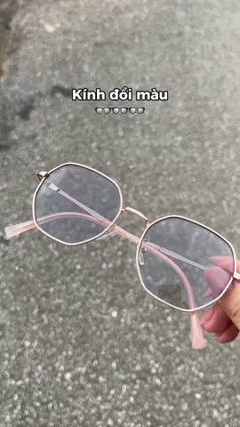 Kính đổi màu chân ái cho mùa hè #kinhdoimau #kinhmat #kinhmatthoitrang #xuhuong #miaunbox03 