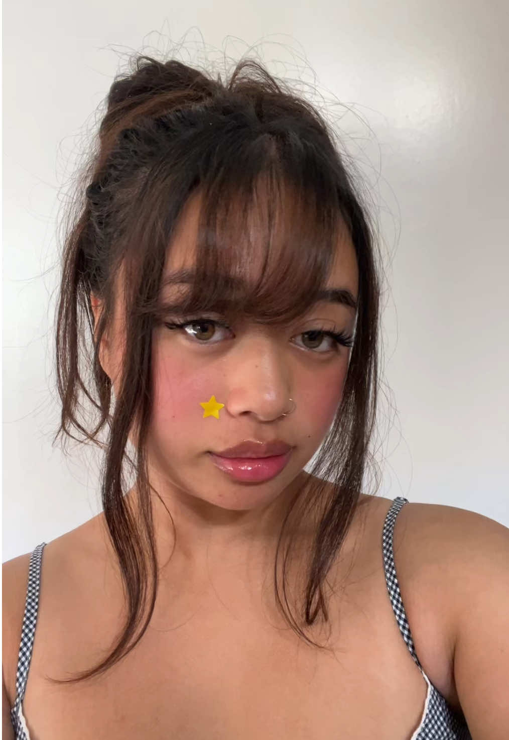 good morning guys! tried a new hairstyle and i love 😝