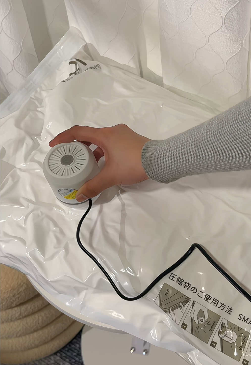 Space saver vacuum storage bag. 💗  #vacuumstoragebag  #vacuumcompressionbag #homeessentials #travelessentials #fyppppppppppppppppppppppp 