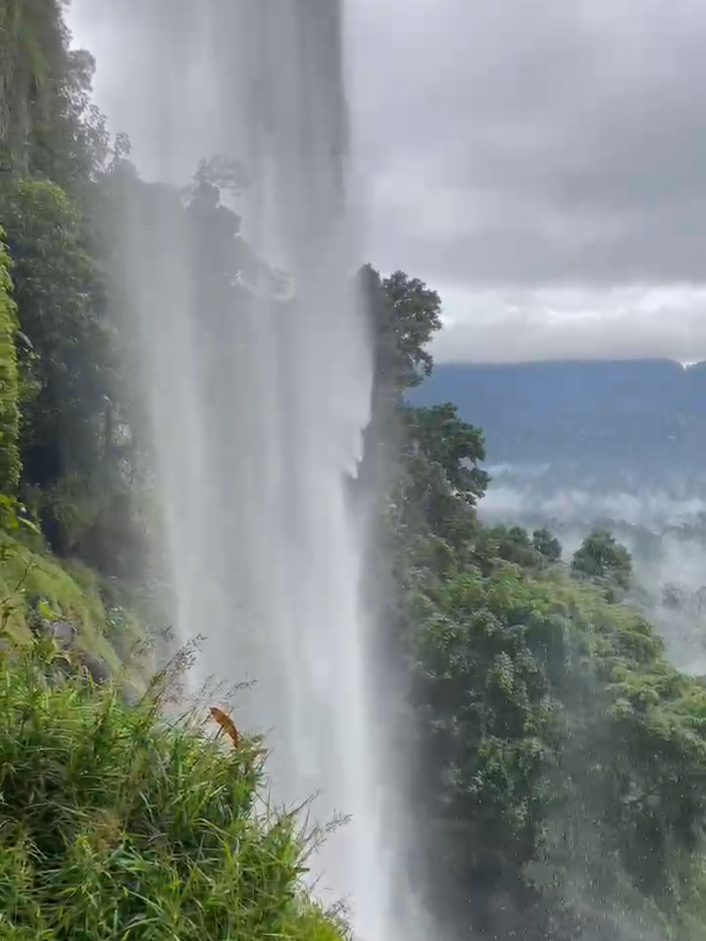 waterfall🌿 #terinting #kalimantan #fypage #4u 