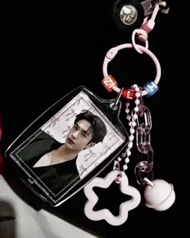 apasih yg engga buat keychain🤭😘 #keychain #zhanglinghe #aktorchina #chineseboy #fypp 