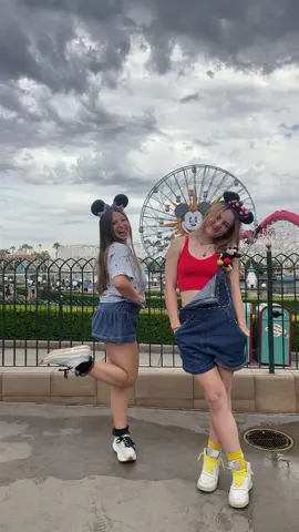 disney fit?? featuring human tripod ❤️ #real #vibes #fit #OOTD #disney 