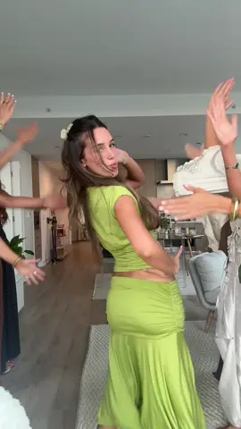 Boat fit check with the girls @Knot My Boat Charters #fitchecks #gocrazy #boatday 