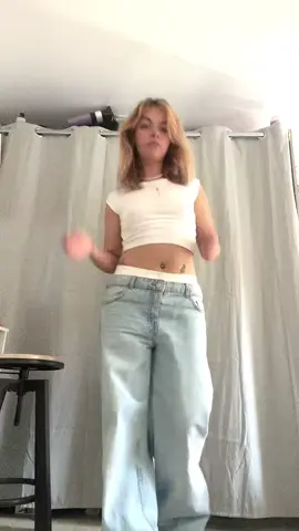 Ok je sais pas danser mais pas grave je le referais en mieux💀