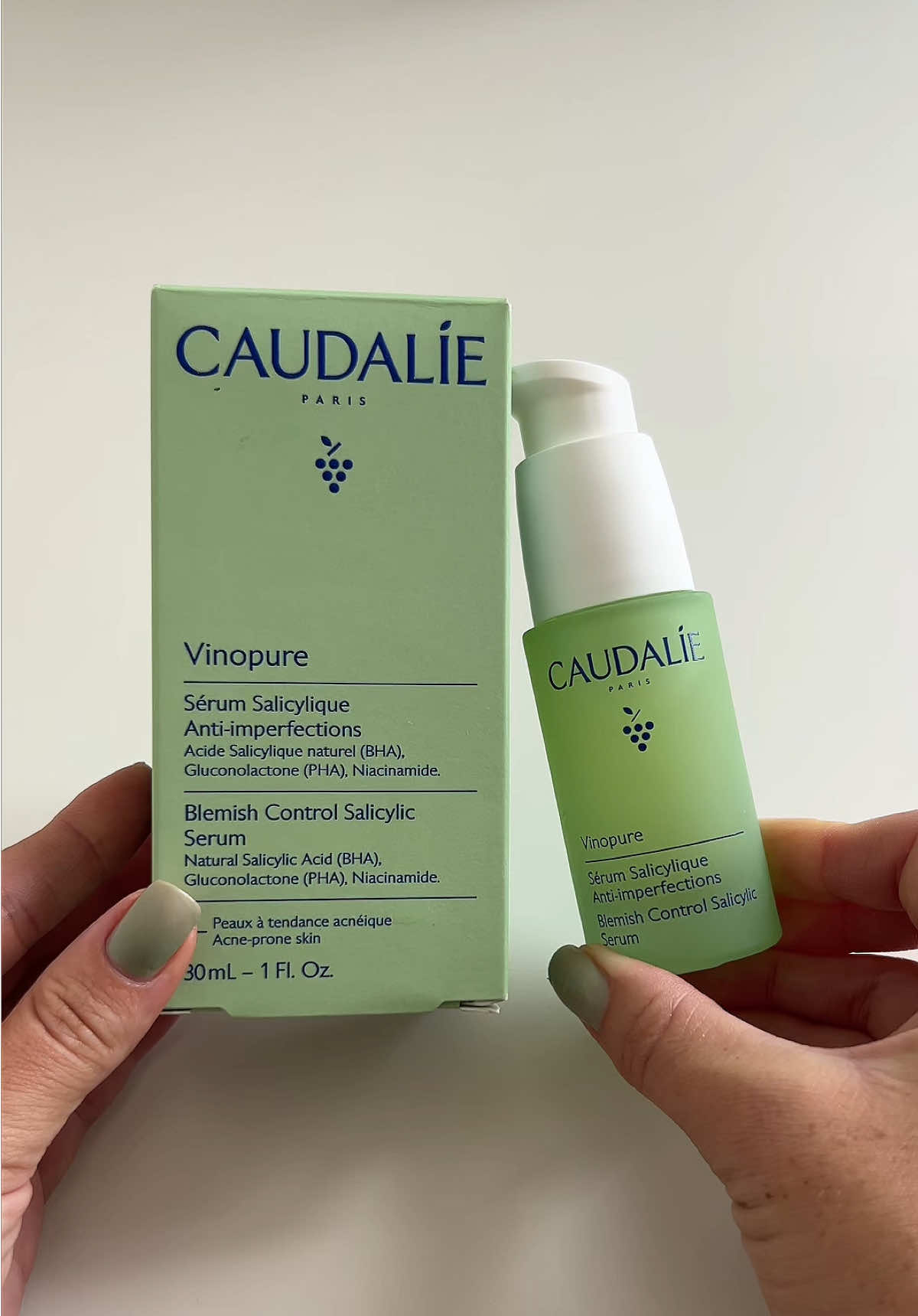 headphones on for the brand new @Caudalie vinopure blemish control salicylic acid serum🌿🥑🥒🍃🍵 #caudalie #vinopure #gifted #skincare 