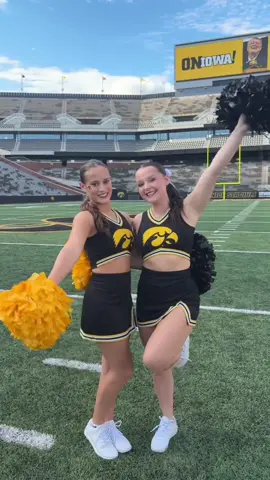 rookie season ☺️📣@Gabby #cheerleading #uiowa #gohawks 