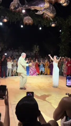 Parte 1 Baile papá e hija. Lo máximo!!❤️ #badbunny #wedding #dadanddaughter #badbunnypr #valswedding  