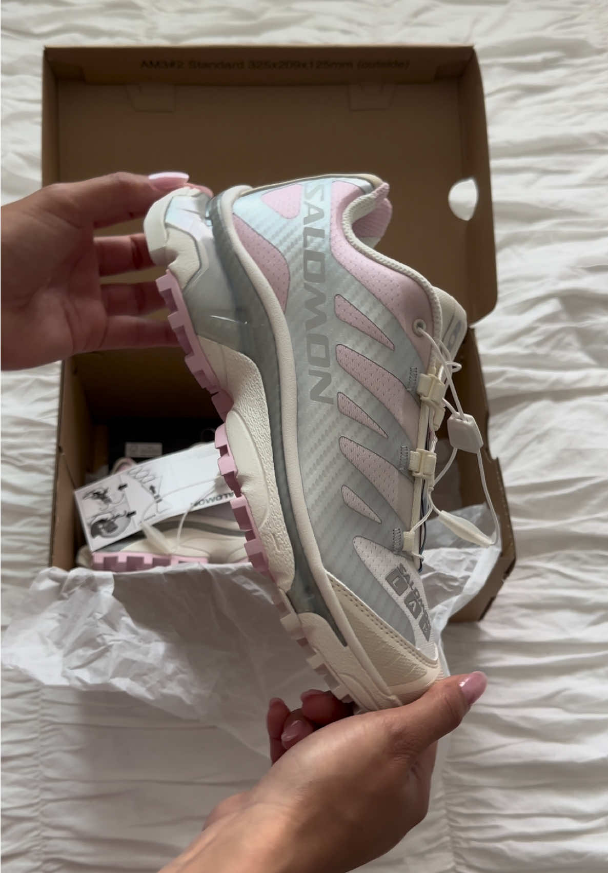 unboxing my new Salomon xt-4 with no trending audio | color: vanilla ice silver fairy tale 🩰🍦🧚‍♀️✨  @Salomon @StockX #salomonxt4 #salomon #shoes #sneakers 