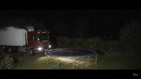Scania skoczna jest. #AI #viral #asmr #scania #trampoline 