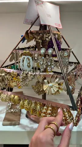 The shopping in Sorrento is unmatched. #shoppinginitaly #sorrentoitaly #sorrento 