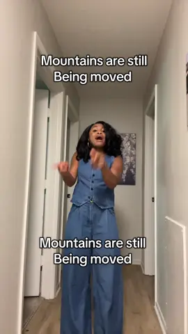 Mountains are still being moved 🙌🏾 #worship #wprshipmusic #christiantiktok #fyp #fypシ゚viral 