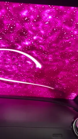 Девушкам для счастья нужно так мало)