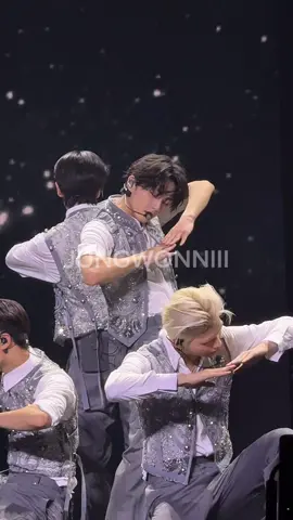 250822 WTL London Moonstruck #JUNGWON #WALKTHELINE_IN_LONDON #ENHYPEN #정원